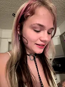 Snapshot of Cutiepiespanks chatting on September 21, 2025, 2:39 am Cutiepiespanks online show from September 21, 2025, 2:39 am