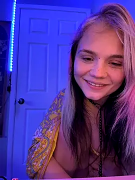 Snapshot of Cutiepiespanks chatting on September 21, 2025, 8:36 pm Cutiepiespanks online show from September 21, 2025, 8:36 pm