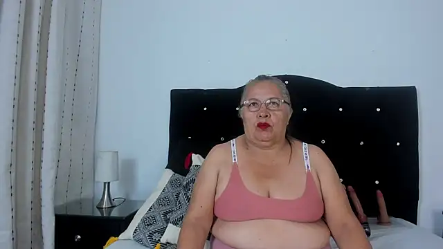 Snapshot of Keira_Lennox chatting on September 18, 2025, 11:46 am Keira Lennox online show from September 18, 2025, 11:46 am