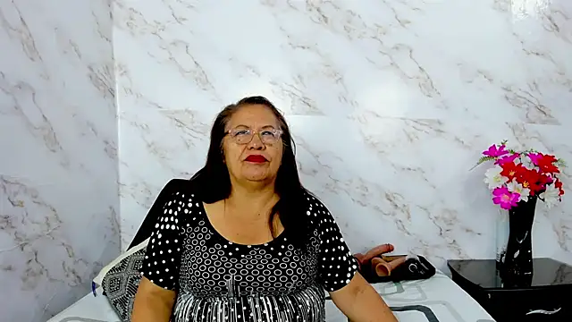 Snapshot of Keira_Lennox chatting on November 6, 2025, 12:09 pm Keira Lennox online show from November 6, 2025, 12:09 pm