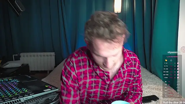 Snapshot of VIktorSecret chatting on November 20, 2025, 4:24 am VIktorSecret online show from November 20, 2025, 4:24 am