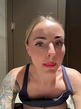 EmaSalis online show from March 12, 2026, 8:24 pm