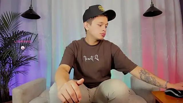 Snapshot of Tim_wolf chatting on September 18, 2025, 8:56 pm Tim wolf online show from September 18, 2025, 8:56 pm