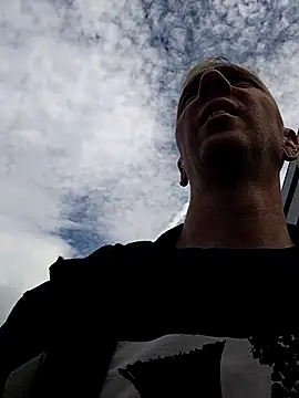 Snapshot of seelengleich chatting on October 4, 2025, 12:07 pm seelengleich online show from October 4, 2025, 12:07 pm