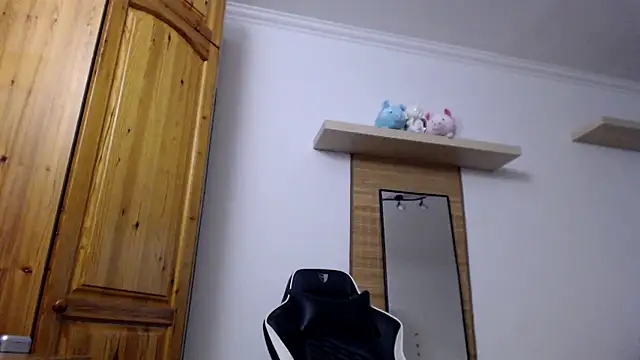 Snapshot of Lisakisss chatting on September 19, 2025, 7:23 am Lisakisss online show from September 19, 2025, 7:23 am