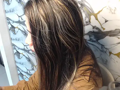 Urbabygirl jenny online show from April 28, 2026, 5:01 am