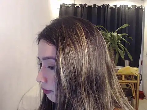 Snapshot of Urbabygirl_jenny chatting on June 12, 2026, 9:40 am Urbabygirl jenny online show from June 12, 2026, 9:40 am