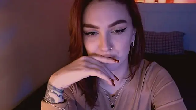 LilyFarey online show from December 6, 2024, 7:06 pm