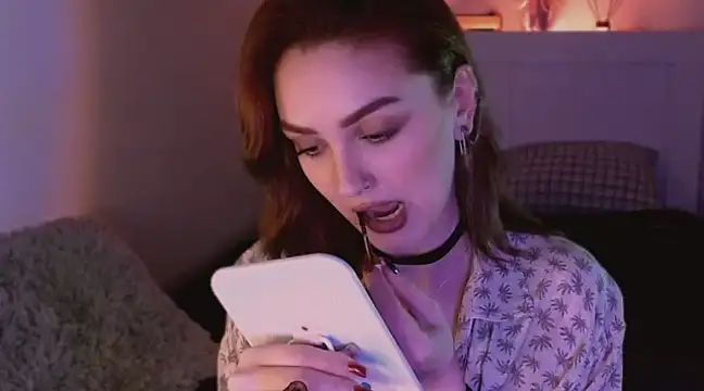 LilyFarey online show from December 19, 2024, 5:08 pm