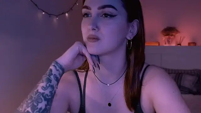 LilyFarey online show from January 18, 2025, 9:24 pm
