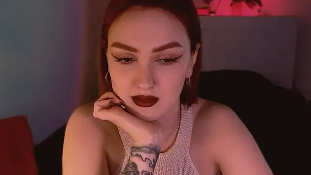 LilyFarey online show from December 11, 2024, 3:58 pm