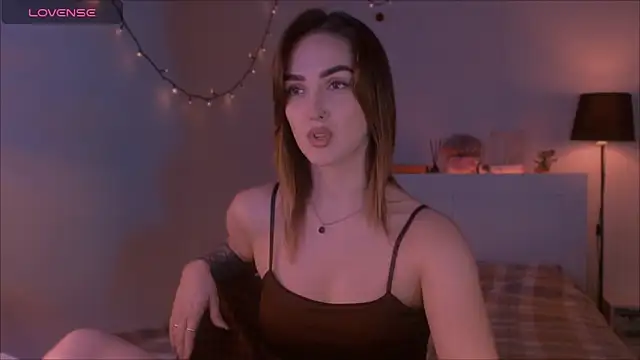 LilyFarey online show from October 5, 2025, 7:48 pm