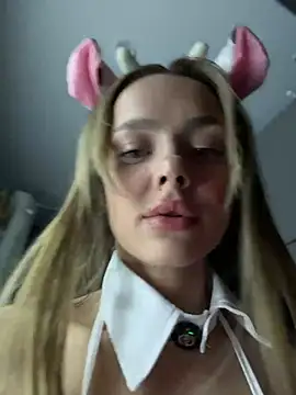 Snapshot of Kylie_Desire chatting on November 1, 2025, 6:08 am Kylie Desire online show from November 1, 2025, 6:08 am