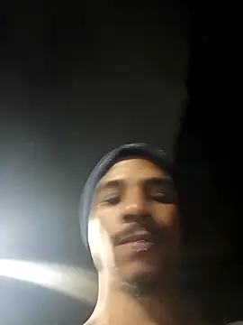 Snapshot of Oliver_rolland chatting on February 28, 2025, 3:04 am Oliver rolland online show from February 28, 2025, 3:04 am