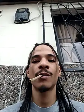 Snapshot of Oliver_rolland chatting on February 17, 2025, 9:21 pm Oliver rolland online show from February 17, 2025, 9:21 pm