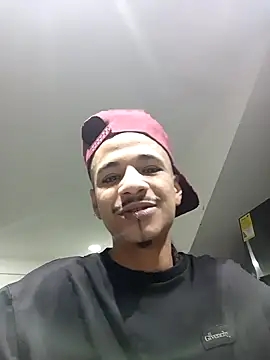 Snapshot of Oliver_rolland chatting on September 12, 2025, 12:55 am Oliver rolland online show from September 12, 2025, 12:55 am