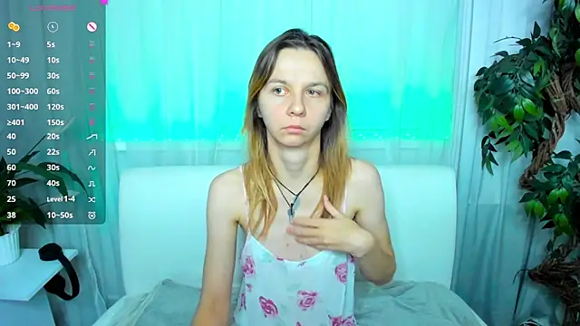 Snapshot of Bell_a_mi_ chatting on October 20, 2025, 10:16 am Bell a mi  online show from October 20, 2025, 10:16 am