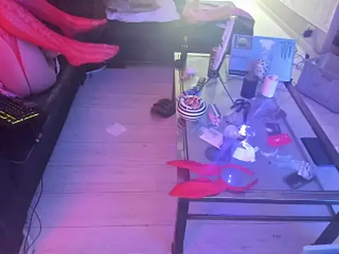 Snapshot of slankecrosdresser chatting on February 6, 2025, 9:32 am slankecrosdresser online show from February 6, 2025, 9:32 am