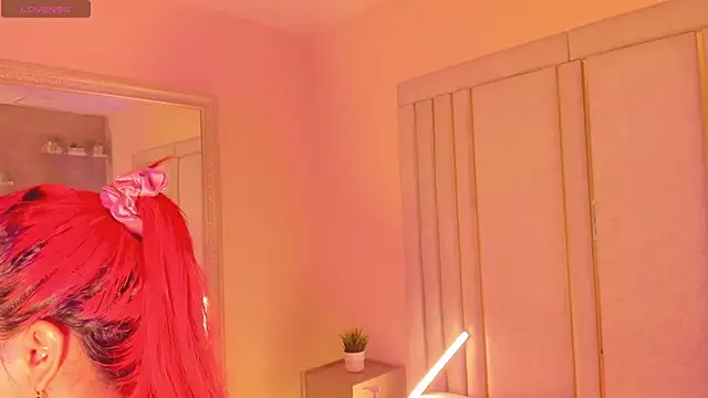 Snapshot of Saekohofman chatting on December 3, 2025, 4:02 am Saekohofman online show from December 3, 2025, 4:02 am