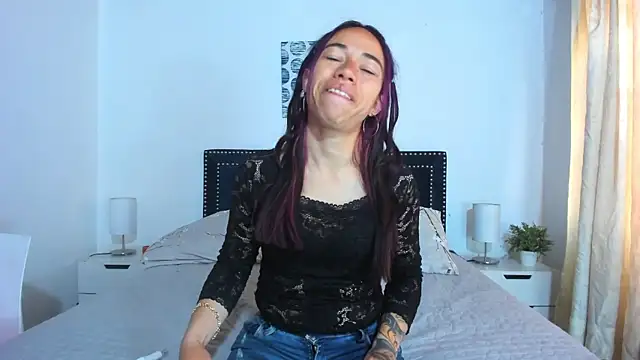 Snapshot of ZulyMichels chatting on September 23, 2025, 12:34 pm ZulyMichels online show from September 23, 2025, 12:34 pm