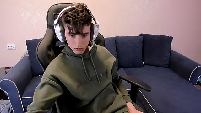 Snapshot of James_Mills chatting on October 31, 2025, 6:15 pm James Mills online show from October 31, 2025, 6:15 pm