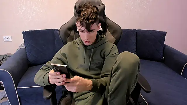 Snapshot of James_Mills chatting on October 29, 2025, 7:24 pm James Mills online show from October 29, 2025, 7:24 pm