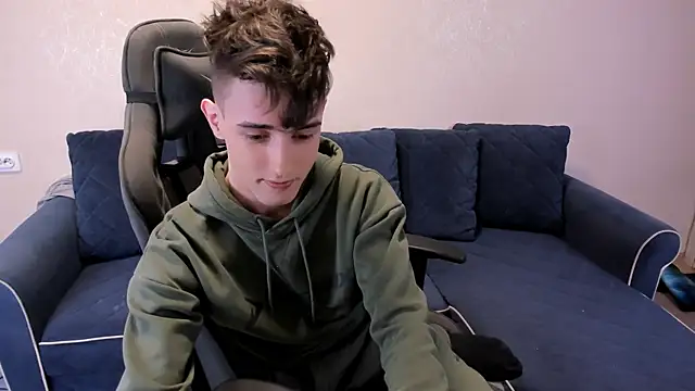 Snapshot of James_Mills chatting on October 25, 2025, 6:41 pm James Mills online show from October 25, 2025, 6:41 pm