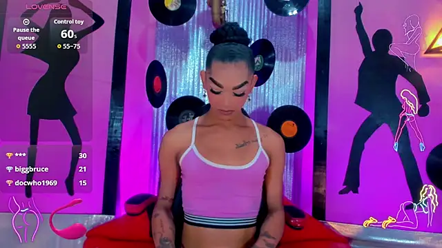 Snapshot of nickyminach_ chatting on November 1, 2025, 7:30 pm nickyminach  online show from November 1, 2025, 7:30 pm