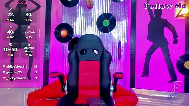 Snapshot of nickyminach_ chatting on September 23, 2025, 11:34 pm nickyminach  online show from September 23, 2025, 11:34 pm