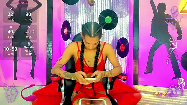 Snapshot of nickyminach_ chatting on October 18, 2025, 7:27 pm nickyminach  online show from October 18, 2025, 7:27 pm