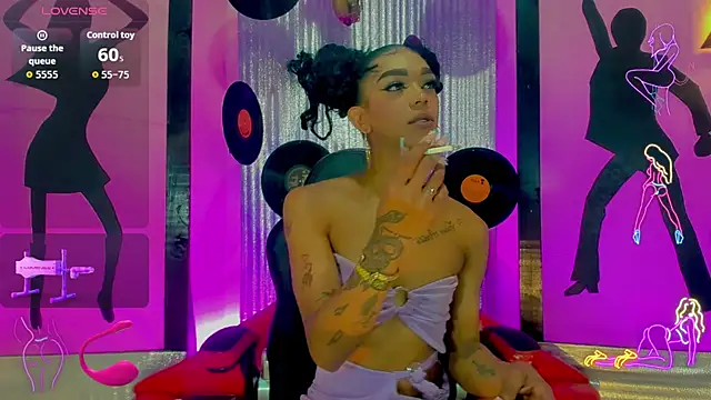 Snapshot of nickyminach_ chatting on October 27, 2025, 7:15 pm nickyminach  online show from October 27, 2025, 7:15 pm