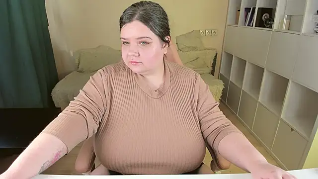 PlumPie online show from October 11, 2025, 9:43 am