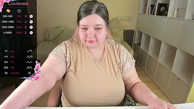 PlumPie online show from November 19, 2025, 1:55 pm