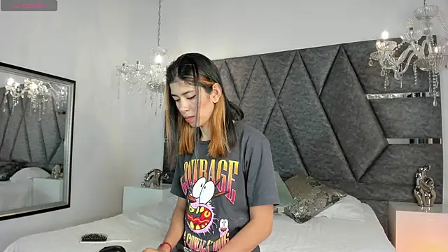 Girl Cherry online show from March 11, 2025, 11:23 am