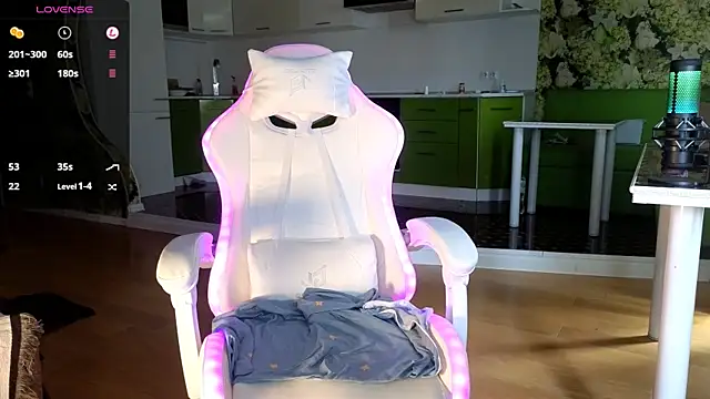 Snapshot of Cryptikov chatting on October 2, 2025, 10:07 am Cryptikov online show from October 2, 2025, 10:07 am