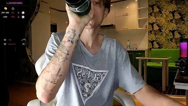 Snapshot of Cryptikov chatting on September 23, 2025, 3:08 pm Cryptikov online show from September 23, 2025, 3:08 pm