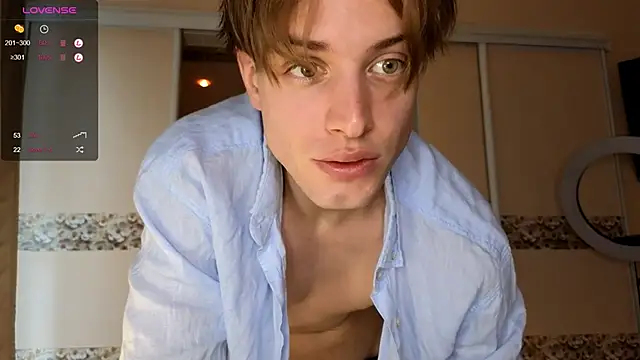 Snapshot of Cryptikov chatting on September 17, 2025, 8:49 am Cryptikov online show from September 17, 2025, 8:49 am