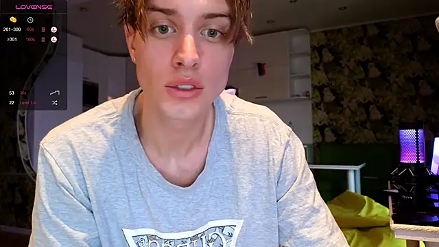 Snapshot of Cryptikov chatting on September 22, 2025, 3:51 pm Cryptikov online show from September 22, 2025, 3:51 pm