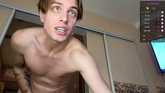 Snapshot of Cryptikov chatting on October 28, 2025, 7:24 pm Cryptikov online show from October 28, 2025, 7:24 pm