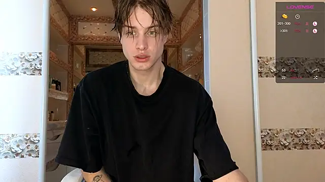 Snapshot of Cryptikov chatting on October 23, 2025, 7:40 am Cryptikov online show from October 23, 2025, 7:40 am