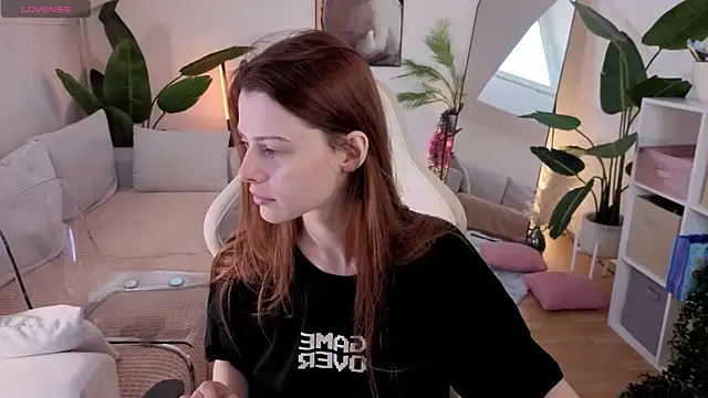 doll lesli online show from March 22, 2026, 12:50 pm