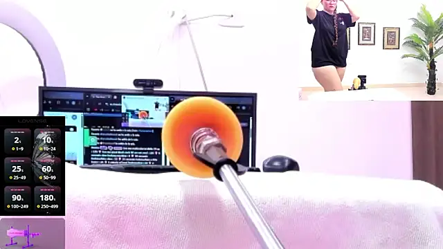 Snapshot of Paulina_Davis_ chatting on March 16, 2025, 9:58 pm Paulina Davis online show from March 16, 2025, 9:58 pm