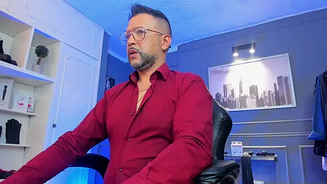 Snapshot of MrFrank_tattoo chatting on March 18, 2025, 4:39 pm MrFrank tattoo online show from March 18, 2025, 4:39 pm