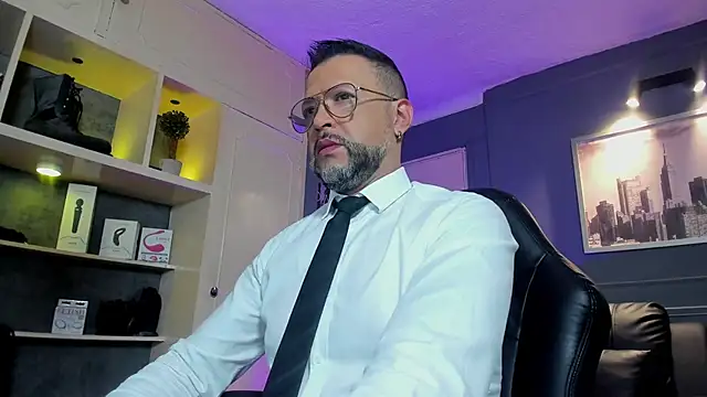 MrFrank tattoo online show from February 17, 2026, 11:18 am