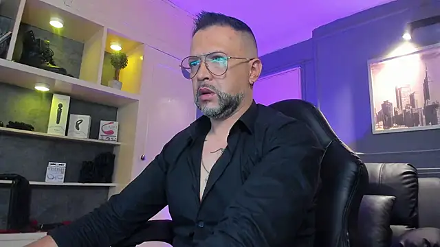 MrFrank tattoo online show from December 20, 2025, 11:24 am