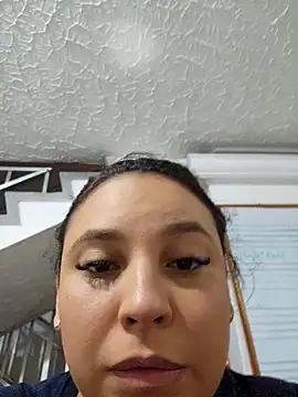 LizzRouse online show from October 18, 2025, 12:29 pm