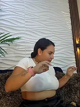 LizzRouse online show from October 3, 2025, 10:00 pm