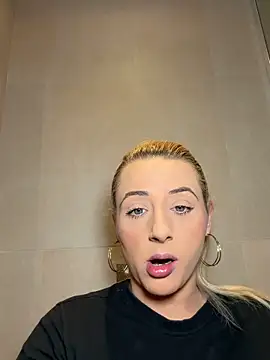 Strongqueen online show from February 8, 2026, 7:33 pm