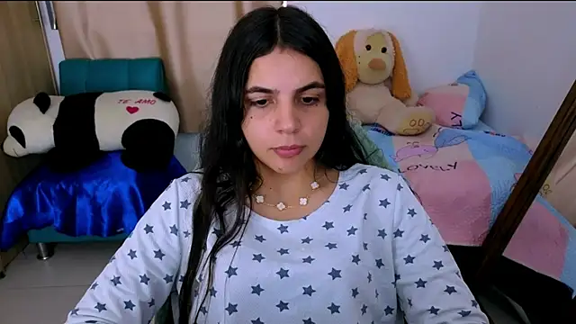 Snapshot of _elenna chatting on October 6, 2025, 6:52 pm  elenna online show from October 6, 2025, 6:52 pm