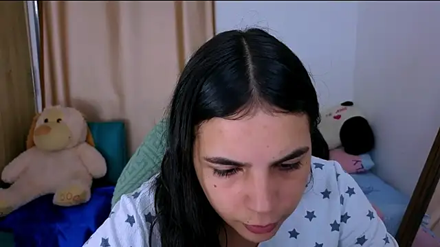 Snapshot of _elenna chatting on October 1, 2025, 5:28 pm  elenna online show from October 1, 2025, 5:28 pm